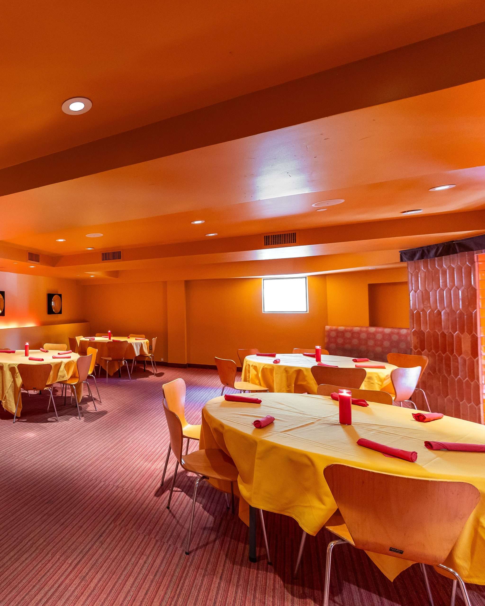 Arriba Room